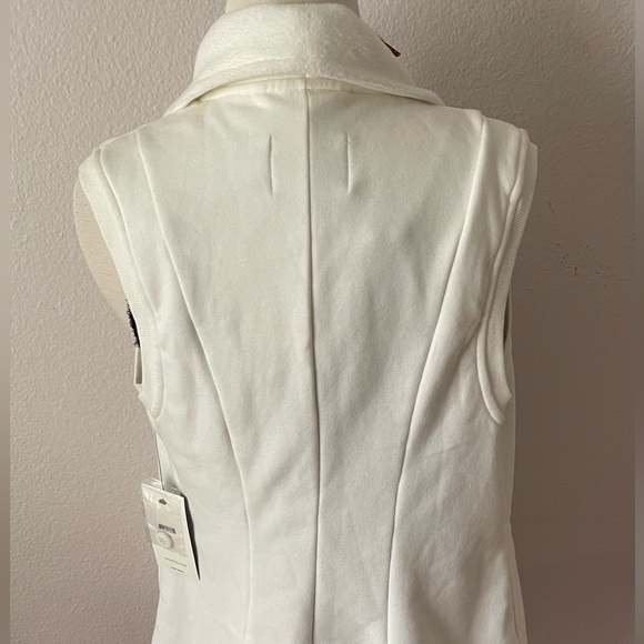 UGG Sleeveless Vest, White Sold Out, New With Tag - Picture 3 of 8
